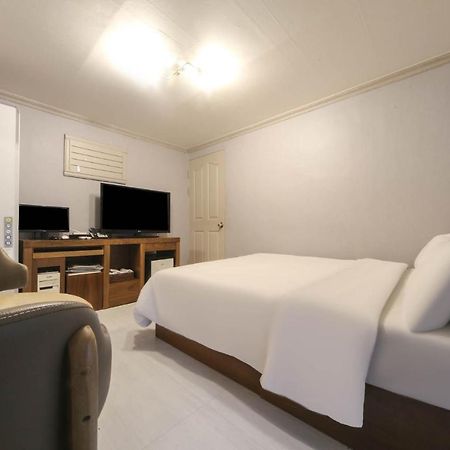 Goodstay Grand Motel Chuncheon Exterior foto