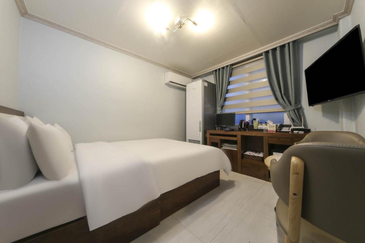 Goodstay Grand Motel Chuncheon Exterior foto