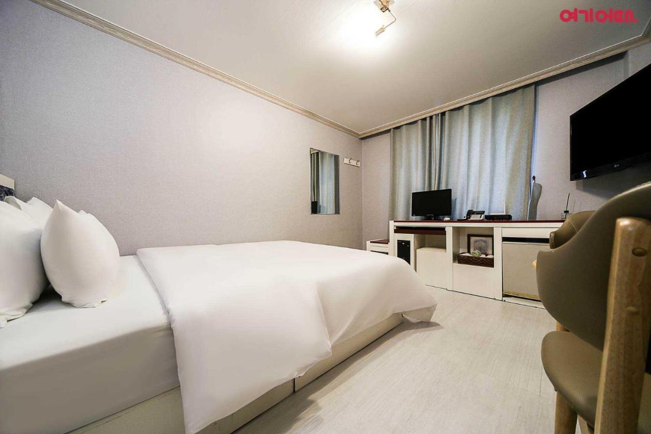 Goodstay Grand Motel Chuncheon Exterior foto