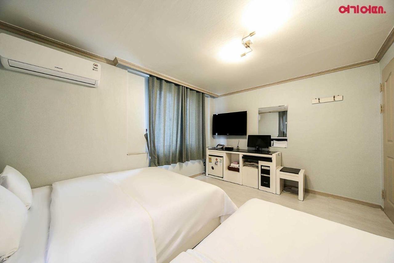 Goodstay Grand Motel Chuncheon Exterior foto