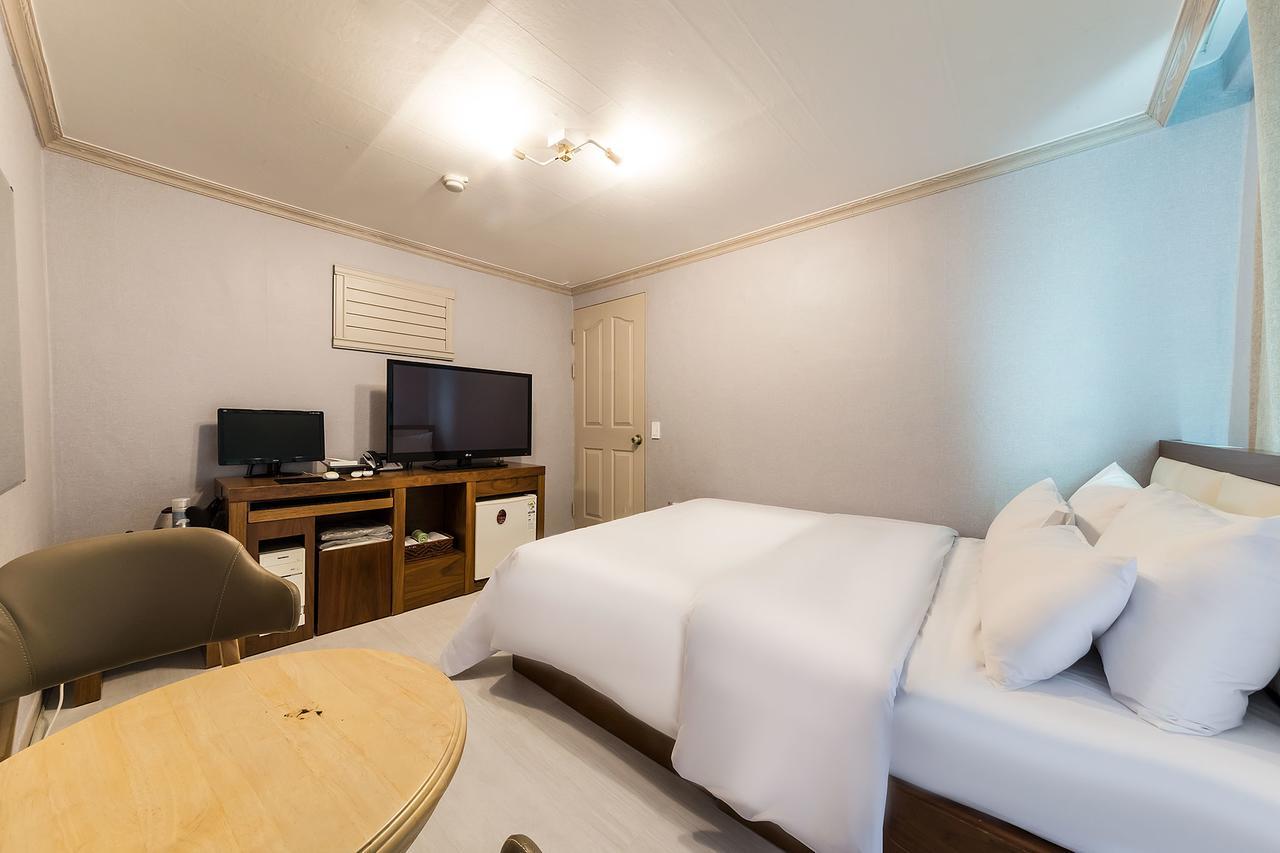 Goodstay Grand Motel Chuncheon Exterior foto