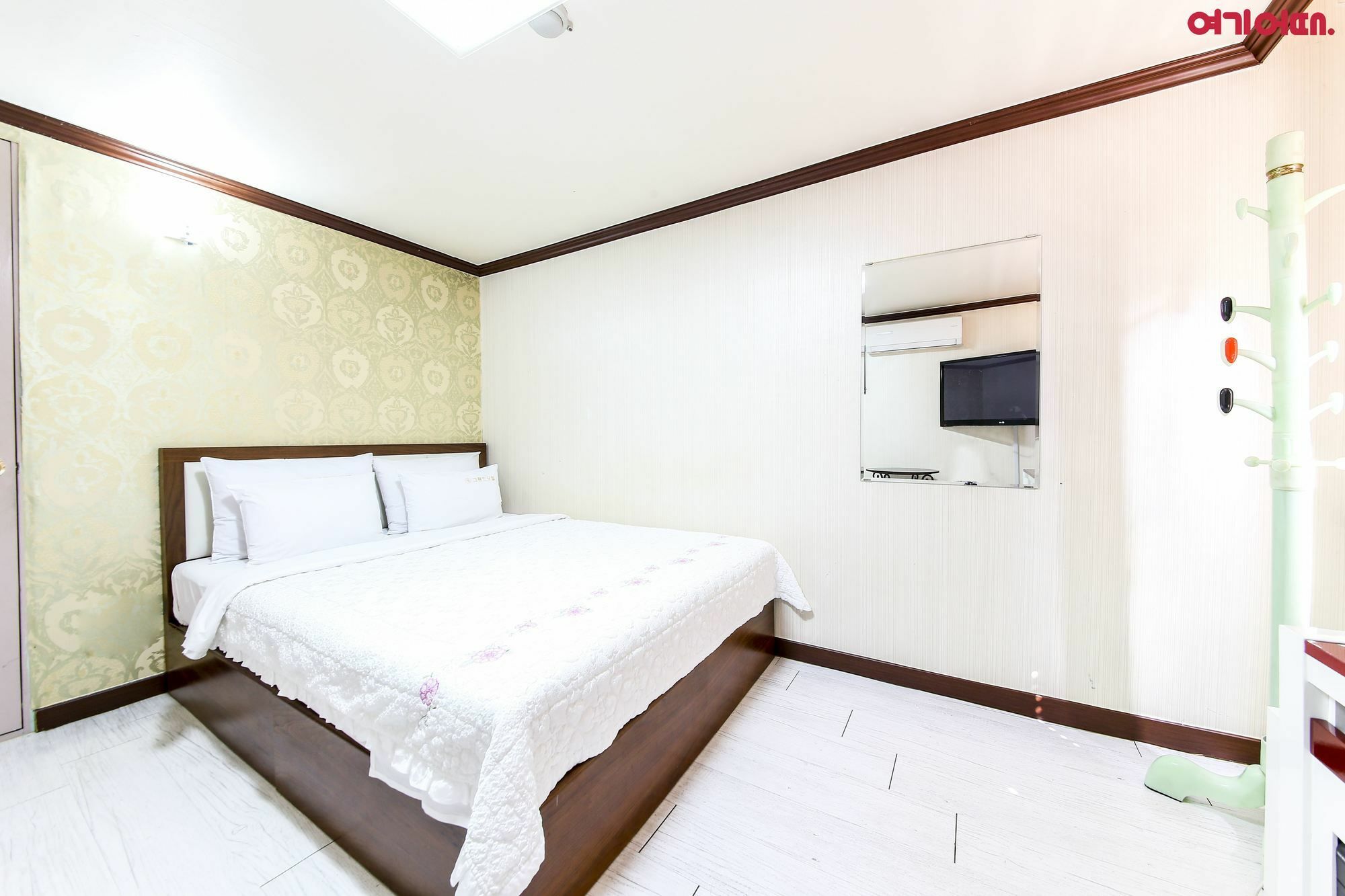 Goodstay Grand Motel Chuncheon Exterior foto