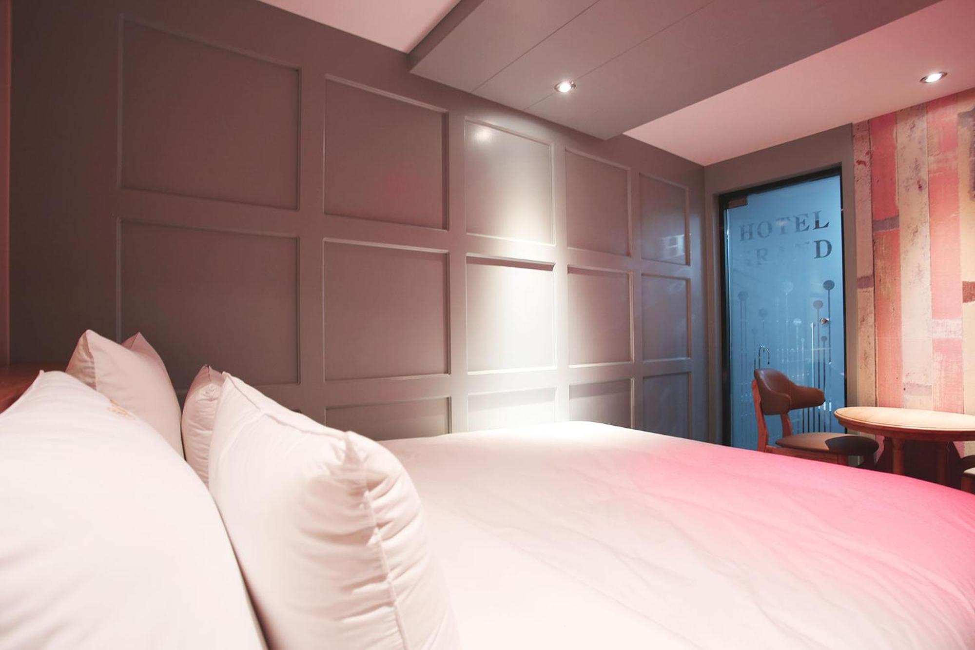 Goodstay Grand Motel Chuncheon Exterior foto